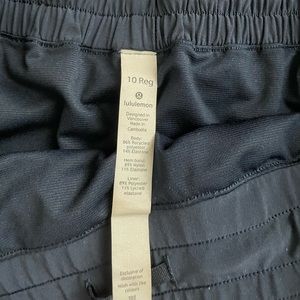 lululemon hotty hot high rise shorts 2.5